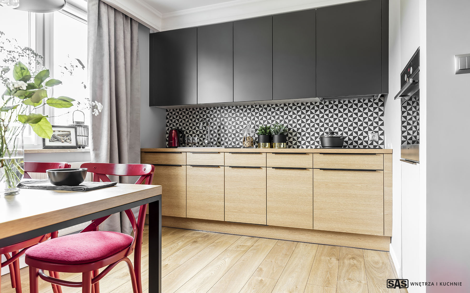 Meble kuchenne na wymiar wykonanie SAS Wnętrze i Kuchnie - projekt architekt wnętrz Emilia Strzempek Plasun.